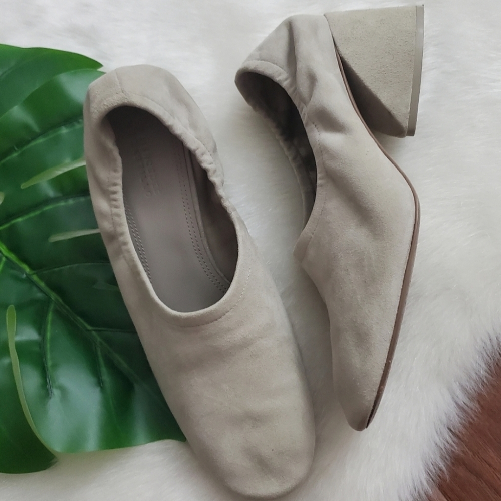 Mercedes Castillo Block Heel Pumps Size 8.5